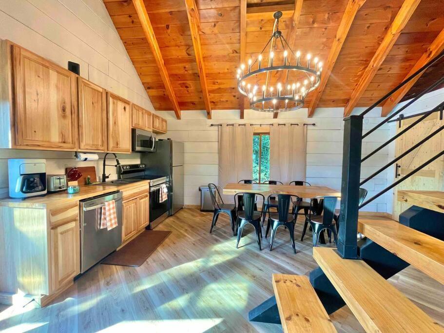 Modern Lake Side Nest• Hotub Fenced Yard King Beds Sevierville Exterior photo