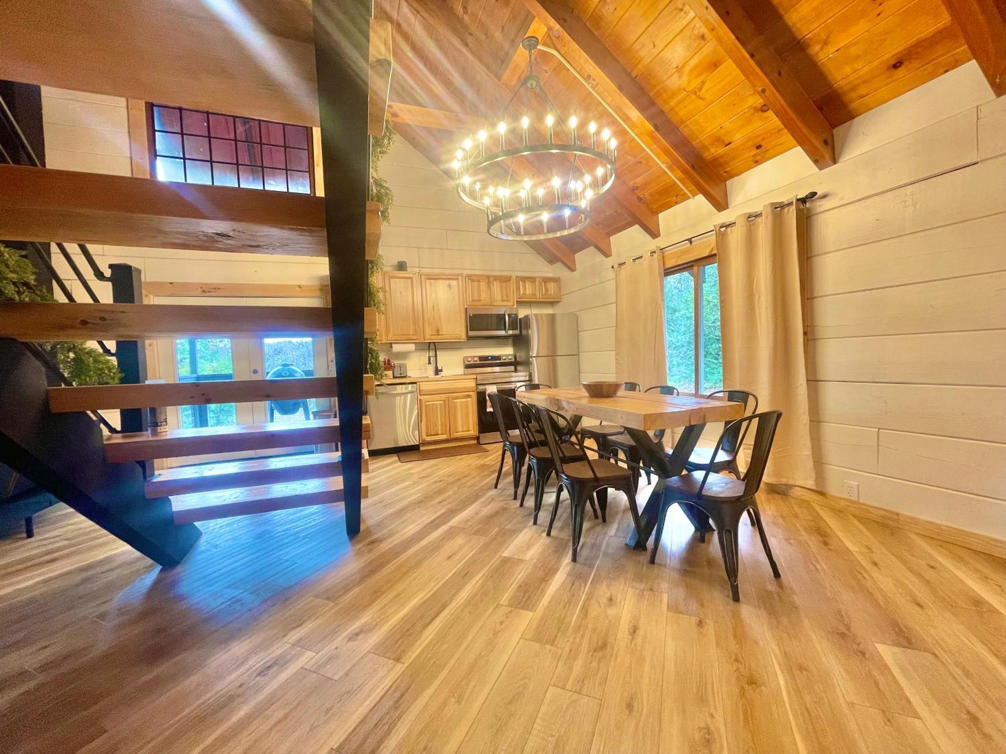 Modern Lake Side Nest• Hotub Fenced Yard King Beds Sevierville Exterior photo